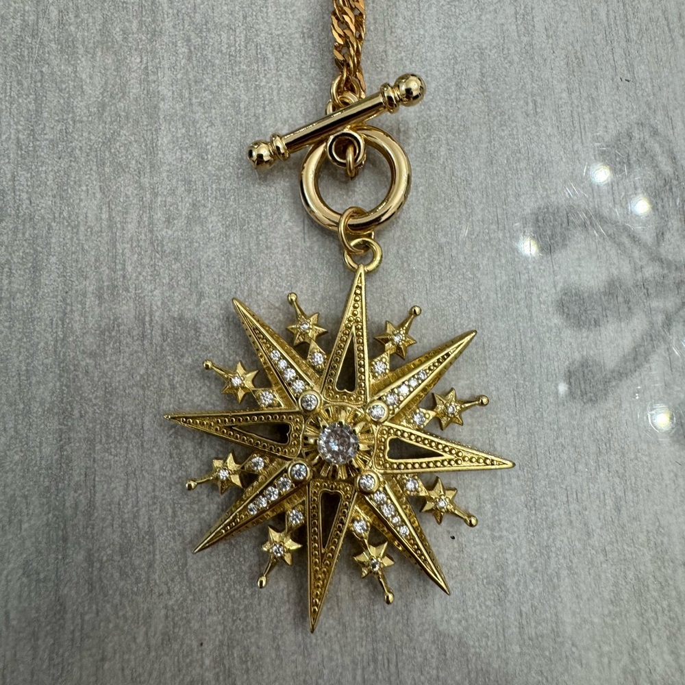 NWOT Celestial 10 Pointed Star 14K Gold Filled CZ Crystal Toggle Necklace